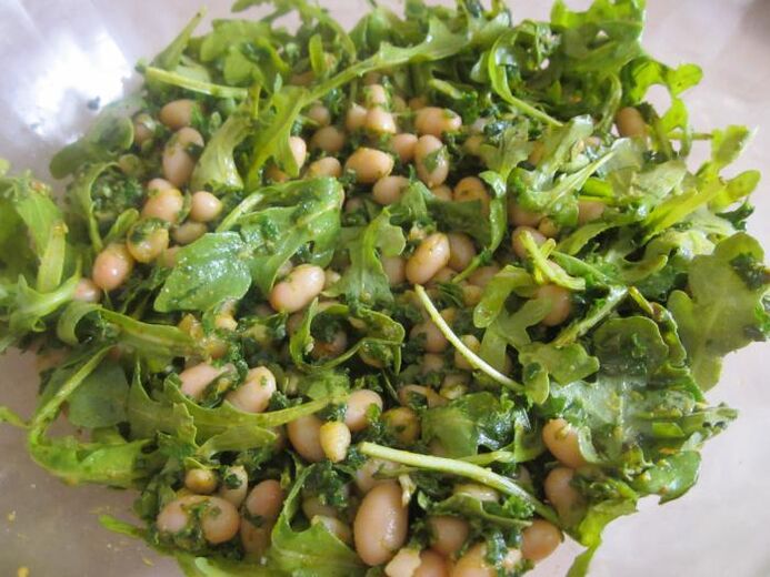 salad with arugula and pine nuts for effectiveness